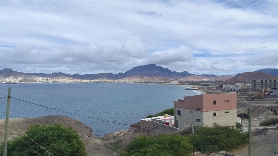 Pousada Monte Cara Миндело Екстериор снимка